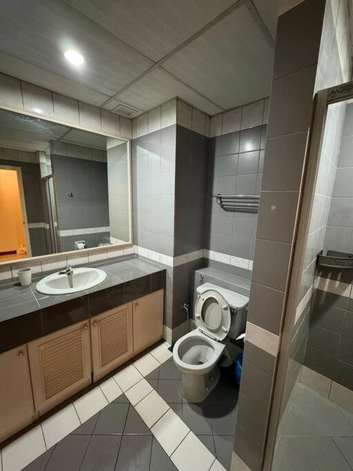 Riverview Home @Waterfront Kch Kuching Exterior photo